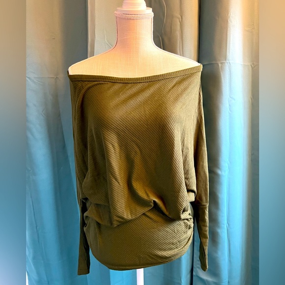 Tops - Emerald green, S, Off the shoulder top